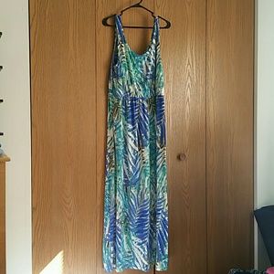 Cool Tone Fern Pattern Maxi Dress